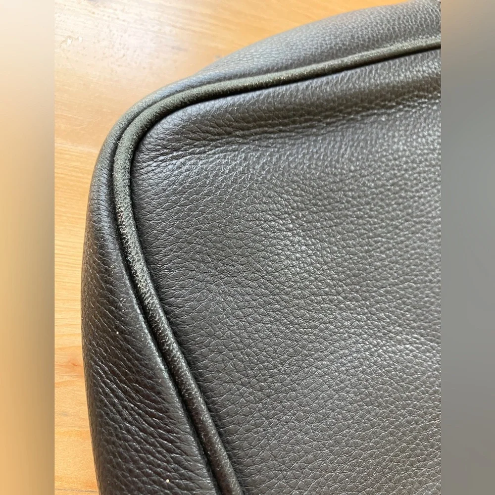 Osgoode Marley Black Leather Vertical Crossbody Messenger Computer Commuter Bag